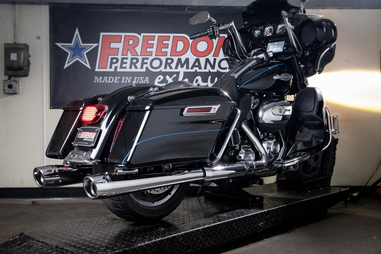 HARLEY TOURING AMERICAN OUTLAW & COMBAT FLUTED 4.5" MEGAPHONE SLIP-ONS BUNDLE 1995-PRESENT