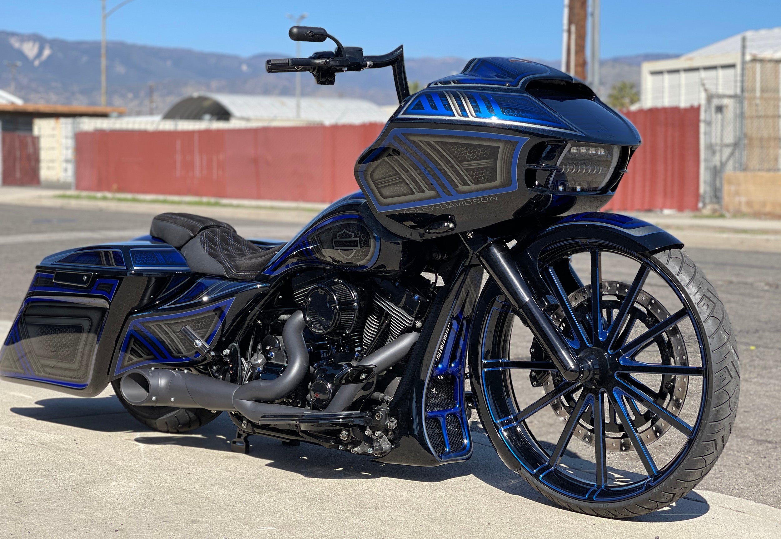 HARLEY TOURING