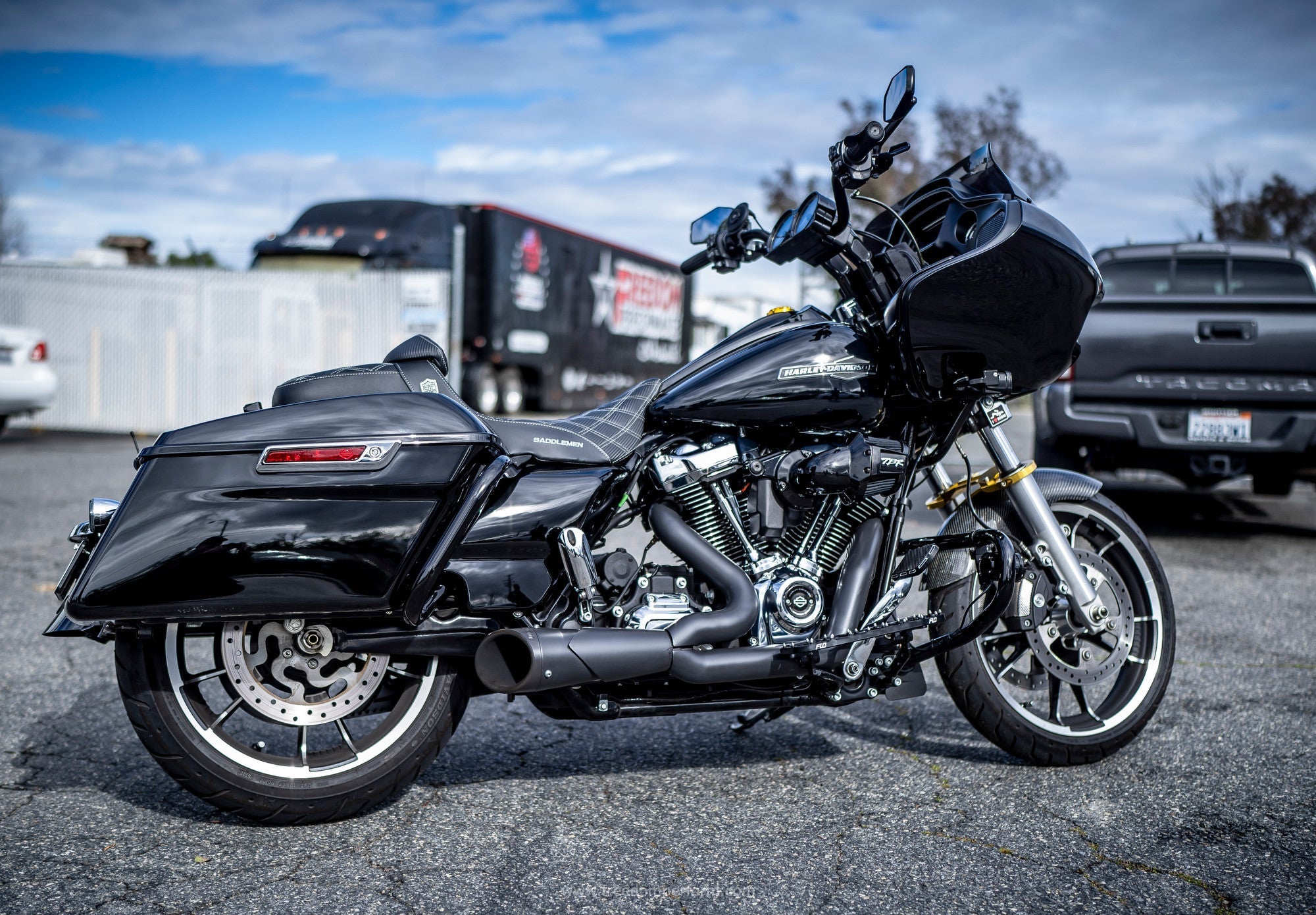 FREEDOM PERFORMANCE マフラーセット HARLEY TOURING 2-INTO-1 SHORTY